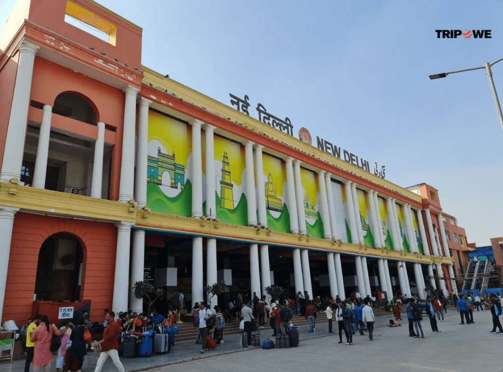 Biggest Railway Stations in India Tripowe.com